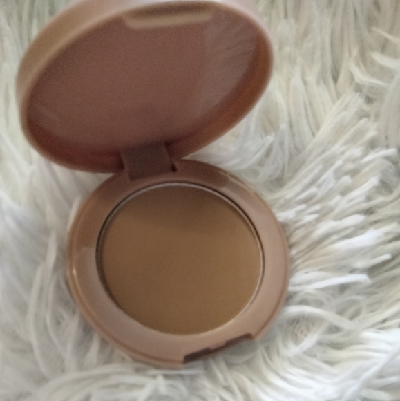 🆕🎉Host Pick 🎉🆕️Hanalei Beauty Company Matte Bronzer - Picture 14 of 16